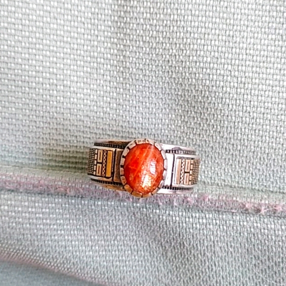 BEAUTIFUL SUNSTONE SS & 14K GOLD RING - Picture 2 of 10